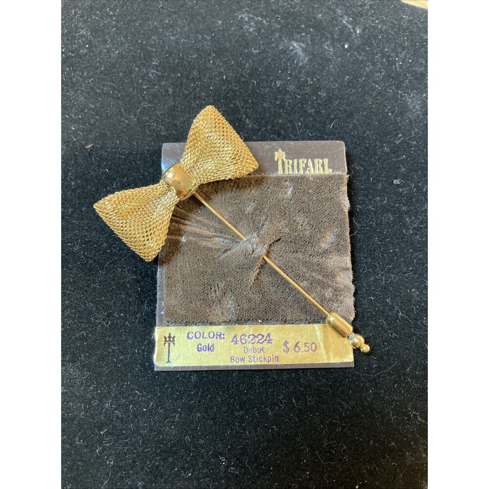 VTG Trifari Debut Bow StickPin New on Card Mesh Bow Brooch NOS Gold Tone #46224